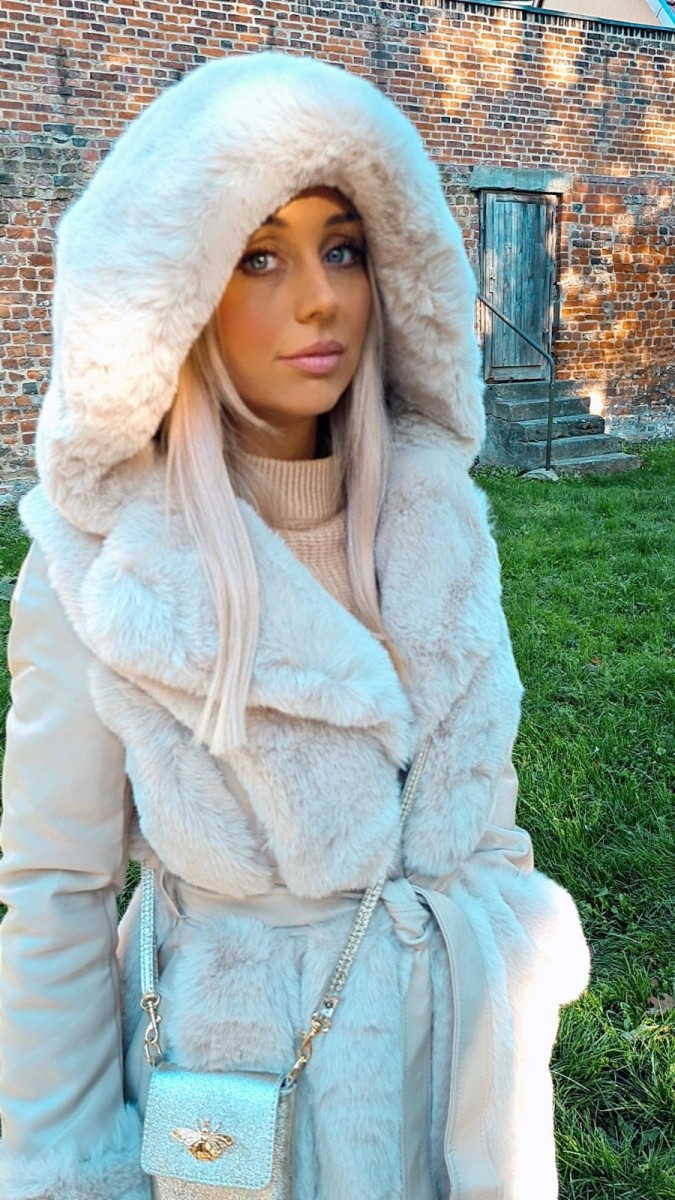 Ariana Ivory